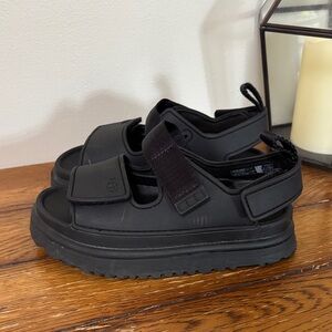 UGG Golden Glow Kids 13c Black Platform Sandals